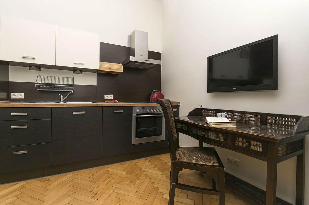 Patio Apartments - Old Town Гданск Екстериор снимка