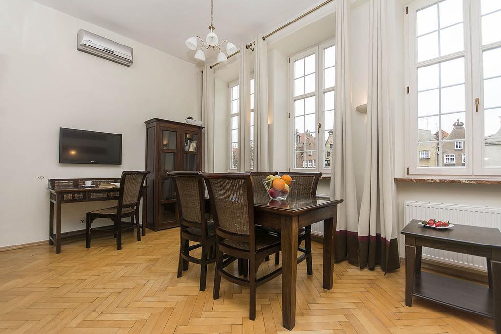 Patio Apartments - Old Town Гданск Екстериор снимка